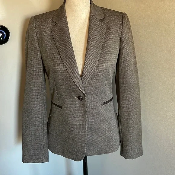 Tahari blazer jacket suit - Picture 2 of 6